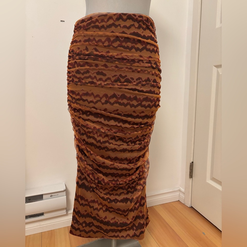 New Zara Ruched Patterned Skirt